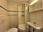 Renoviertes Badezimmer - Charmante Zwei-Zimmer-Wohnung im unteren Ostviertel