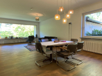 Aussenansichten - Repräsentative Unternehmervilla mit privater Zufahrt