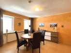 Ess- oder Schlafzimmer - Gepflegte 3 Zimmerwohnung in oberster Etage mit Südwestbalkon